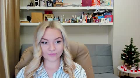 Snapshot of kara_smith_ chatting on 12-13-25, 10:59 Kara. Off from 15th till 24th of December online show from 12-13-25, 10:59