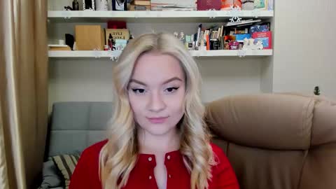 Snapshot of kara_smith_ chatting on 12-14-25, 10:58 Kara. Off from 15th till 24th of December online show from 12-14-25, 10:58