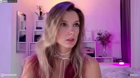 Snapshot of karamelsw chatting on 10-24-25, 11:12 Julia online show from 10-24-25, 11:12