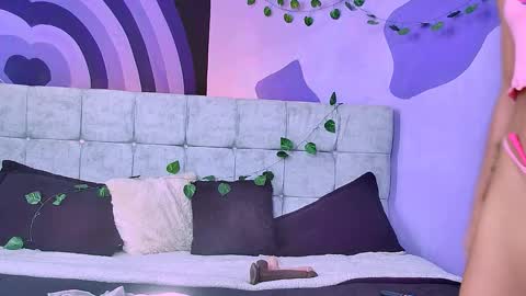 Karen  online show from 11-21-25, 01:54