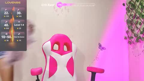 Karen  online show from 11-25-25, 01:33