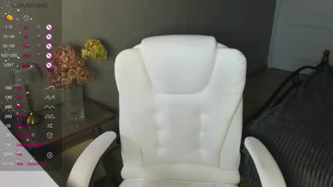 Karen online show from 11-05-25, 03:06