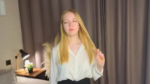 Annie online show from 09-23-25, 07:44