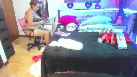 Snapshot of karen_milf_2 chatting on 12-03-24, 03:30 Karen online show from 12-03-24, 03:30