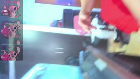 Snapshot of karen_milf_2 chatting on 01-07-25, 07:10 Karen online show from 01-07-25, 07:10