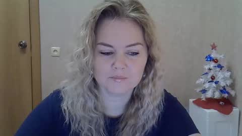 karennelsonx online show from 12-22-25, 08:55