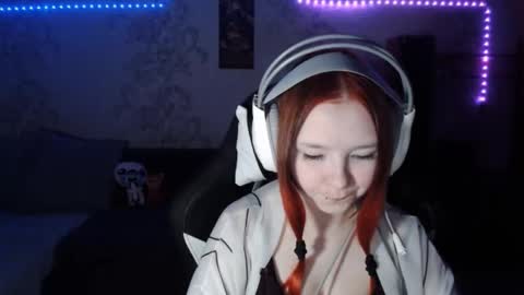 Lisa Backler online show from 09-10-25, 03:34