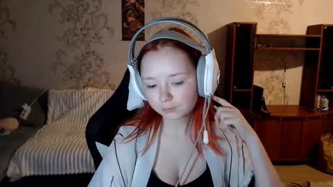 Lisa Backler online show from 09-13-25, 04:18