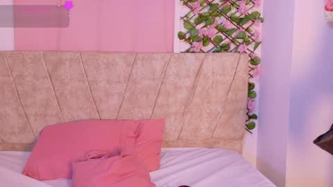 Snapshot of kariina_wong chatting on 11-18-25, 07:40 kariina_wong online show from 11-18-25, 07:40