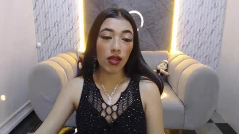 Snapshot of karime_b_ chatting on 10-18-25, 12:39 karime_b_ online show from 10-18-25, 12:39