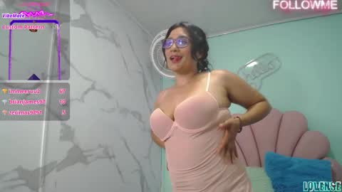 Snapshot of karime_sexygirl chatting on 01-13-25, 08:37 Karime online show from 01-13-25, 08:37