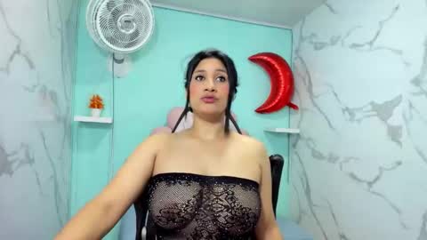 Snapshot of karime_sexygirl chatting on 09-23-25, 11:13 Karime online show from 09-23-25, 11:13