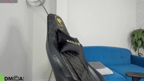 karina_broks online show from 11-19-25, 01:44