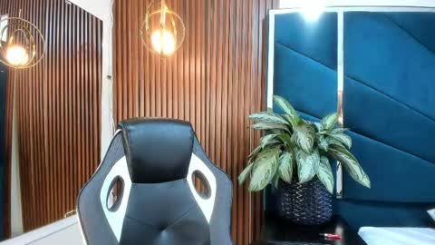 karinasanchezz online show from 10-14-25, 12:06