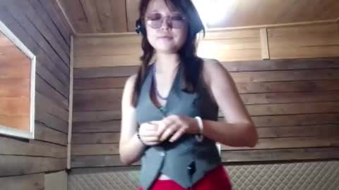 Elisa online show from 11-21-25, 07:18