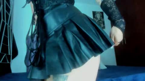 KARINNA  RAVEN online show from 10-10-25, 12:20