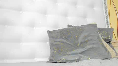 KARISSIA online show from 10-22-25, 04:46