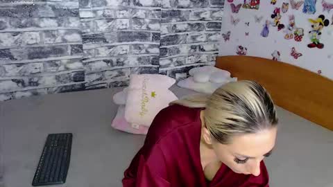 Snapshot of karla_anna chatting on 09-17-25, 05:03 Andreea Fun it s my name online show from 09-17-25, 05:03