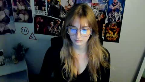 Snapshot of karla_flower chatting on 10-12-25, 12:37 Karla online show from 10-12-25, 12:37