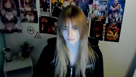 Snapshot of karla_flower chatting on 10-13-25, 12:16 Karla online show from 10-13-25, 12:16