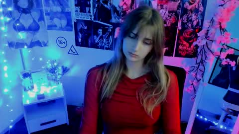 Snapshot of karla_flower chatting on 11-18-25, 07:13 Karla online show from 11-18-25, 07:13