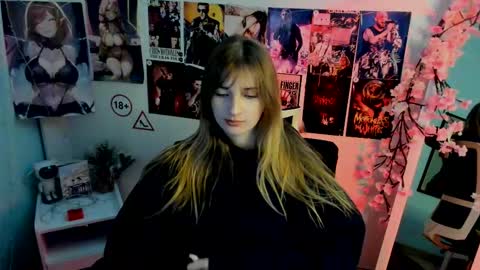 Snapshot of karla_flower chatting on 11-20-25, 07:30 Karla online show from 11-20-25, 07:30