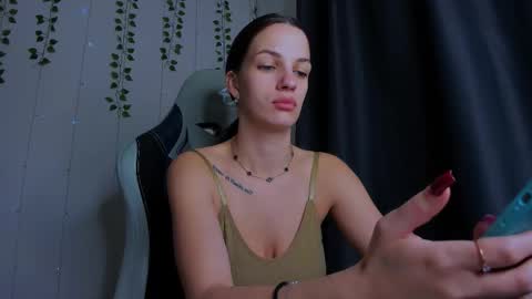 Snapshot of karla_lim chatting on 11-03-25, 09:21 karla_lim online show from 11-03-25, 09:21