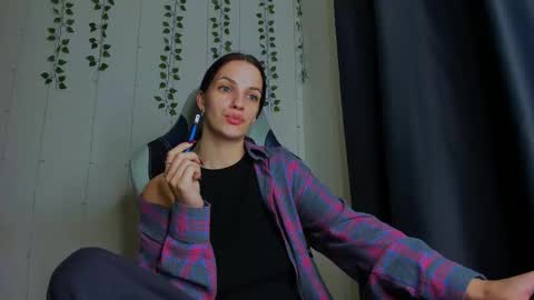 Snapshot of karla_lim chatting on 11-11-25, 07:25 karla_lim online show from 11-11-25, 07:25