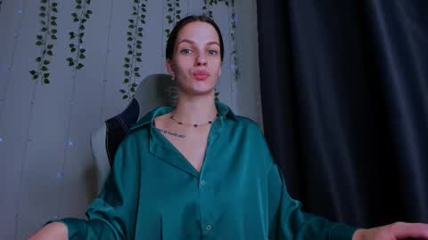 Snapshot of karla_lim chatting on 11-12-25, 07:03 karla_lim online show from 11-12-25, 07:03