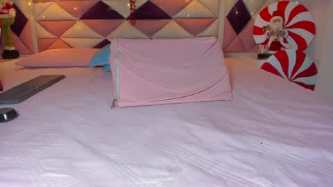 karolina  online show from 12-28-24, 09:31