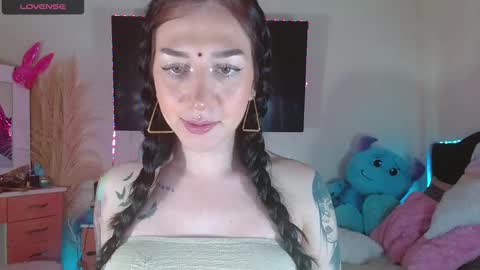 Snapshot of karla_zambrano chatting on 12-27-24, 10:05 karla online show from 12-27-24, 10:05