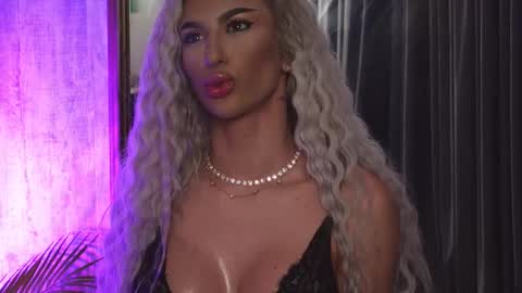 Snapshot of karlabart chatting on 10-01-25, 07:53 KarlaBart online show from 10-01-25, 07:53