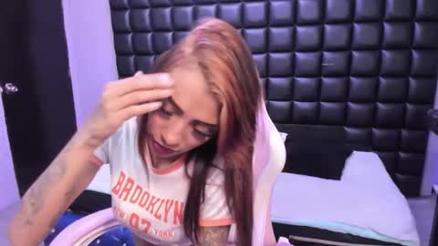 Snapshot of karlaslutskinny__ chatting on 11-21-25, 04:05 karlaslutskinny__ online show from 11-21-25, 04:05