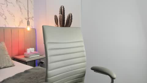 karlla_brown online show from 10-10-25, 04:06