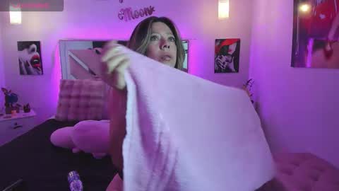 Snapshot of karly_moonn chatting on 11-14-25, 08:51 Karly Moonns online show from 11-14-25, 08:51