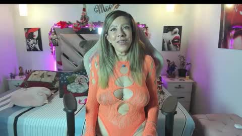 Karly Moonns online show from 12-18-25, 10:27