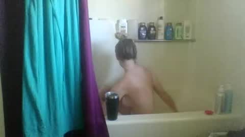 Snapshot of karmaqueen123 chatting on 10-21-25, 04:41 Karma Queen online show from 10-21-25, 04:41