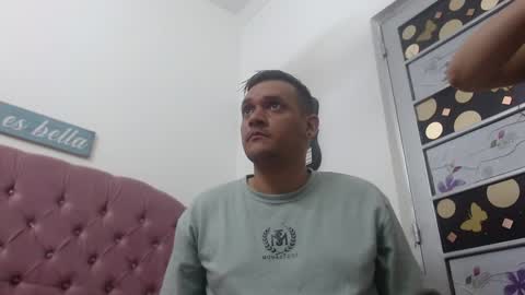 Snapshot of karol_and_paul chatting on 12-04-24, 07:45 karol and paul online show from 12-04-24, 07:45