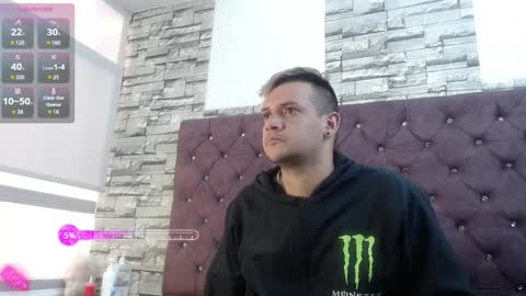 Snapshot of karol_and_paul chatting on 12-27-24, 11:50 karol and paul online show from 12-27-24, 11:50