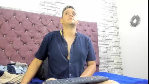 Snapshot of karol_and_paul chatting on 01-16-25, 02:19 karol and paul online show from 01-16-25, 02:19