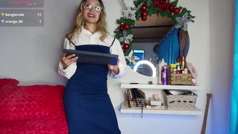 Snapshot of karol_goode chatting on 12-14-24, 04:01 karol_goode online show from 12-14-24, 04:01