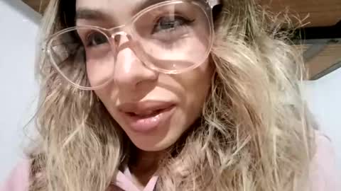 Snapshot of karol_goode chatting on 12-31-24, 11:39 karol_goode online show from 12-31-24, 11:39