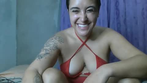 Snapshot of karol_naughty chatting on 01-04-25, 08:06 online show from 01-04-25, 08:06