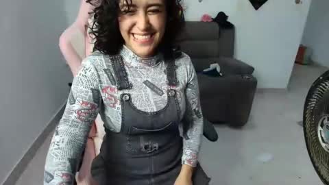 Snapshot of karol_naughty chatting on 03-09-25, 01:46 online show from 03-09-25, 01:46