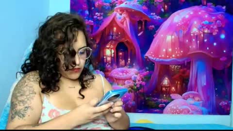 Snapshot of karol_naughty chatting on 09-17-25, 10:17 online show from 09-17-25, 10:17