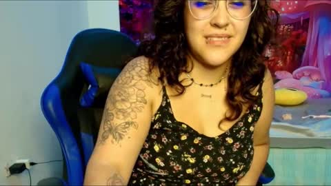 Snapshot of karol_naughty chatting on 09-25-25, 09:51 online show from 09-25-25, 09:51