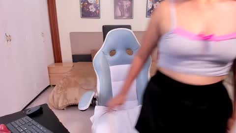 katalina online show from 11-25-25, 02:22