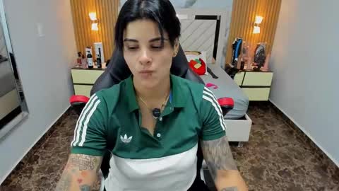 Karol and Luna online show from 12-19-25, 07:21