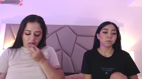 Snapshot of karolandmichel chatting on 12-03-24, 02:16 Karol and Michel online show from 12-03-24, 02:16