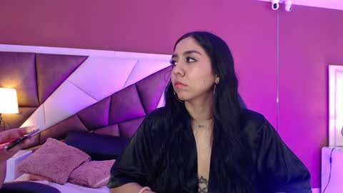 Snapshot of karolandmichel chatting on 12-29-24, 04:08 Karol and Michel online show from 12-29-24, 04:08